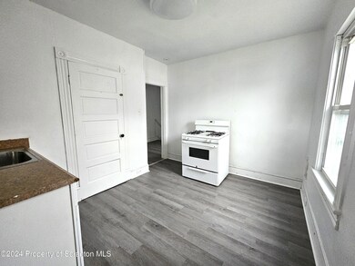 1531 Washburn St unit 2nd Fl, Scranton, PA 18504 - photo 4