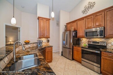 04_1244CypressBendCircle_177001_Kitchen_