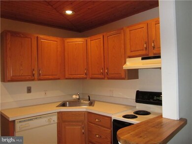 8 Carter Braxton Bldg unit 8, Blackwood, NJ 08012 - photo 4