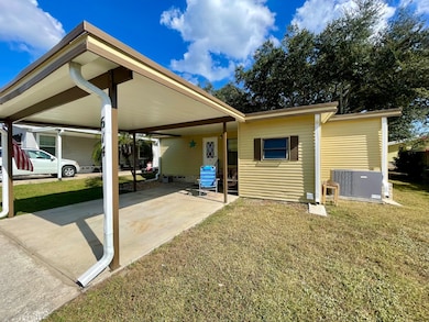 614 Sycamore Square, Lady Lake, FL 32159 - photo 3