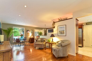008-Dining_Room-4783005-large