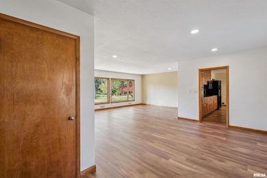 4132 Rodeo Rd, Davenport, IA 52806 - photo 5