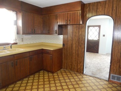 2816 Midland Dr, Erie, PA 16506 - photo 7