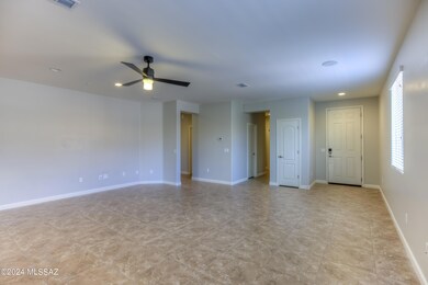 Living Room photo c