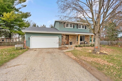 6258 Fox Run, de Forest, WI 53532 - photo 2