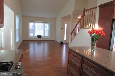13222 Ladybank Ln, Herndon, VA 20171 - photo 3