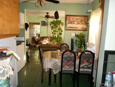FRONT HOUSE DINING AREA 