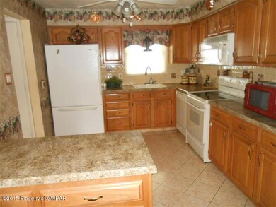 92 Welles St, Wilkes Barre, PA 18704 - photo 2