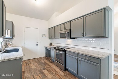 15-web-or-mls-Ivanhoe-HD-15