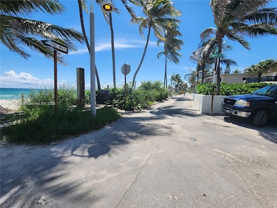 315 Walnut St unit 2, Hollywood, FL 33019 - photo 2