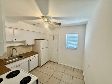 606 SW 8th St unit 1-2, Hallandale Beach, FL 33009 - photo 5