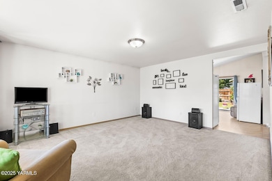 101 Darland Ave024