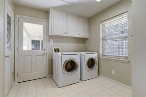 10319 Green Tree Rd, Houston, TX 77042 - photo 7