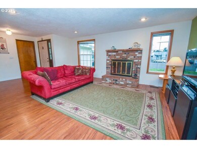 1831 Tamarack Ct, Forest Grove, OR 97116 - photo 3