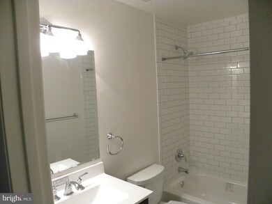 1436 Greenmont Ct, Reston, VA 20190 - photo 6