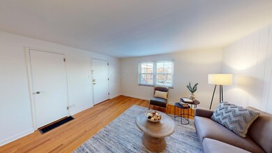 1109-Sells-Unit-L-Living 3