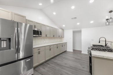 401 Gomez Ave NE, Albuquerque, NM 87102 - photo 6