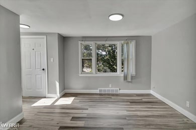 3200 N Averill Ave, Flint, MI 48506 - photo 3