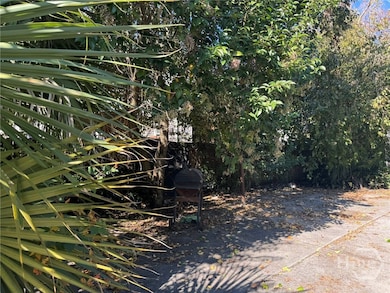 1136 E Waldburg St, Savannah, GA 31404 - photo 3