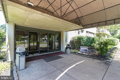 405 Barclay Towers, Cherry Hill Township, NJ 08034 - photo 2