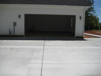 2561 Moon Creek Ln, Clover, SC 29710 - photo 4