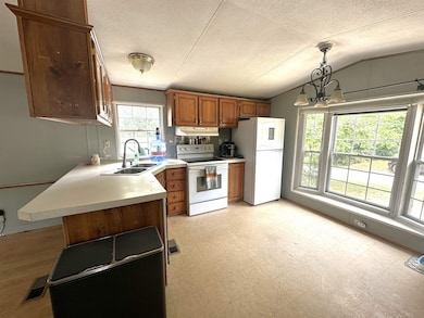 5 Washington Ave, Allenstown, NH 03275 - photo 6