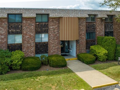 510 Child St unit 406B, Warren, RI 02885 - photo 2