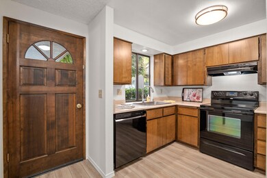 1008 SE Camelot Dr, Grants Pass, OR 97526 - photo 6