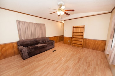 490 Buncombe Rd, Enoree, SC 29335 - photo 4