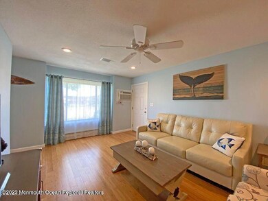 Yacht Harbor unit C3 - Aug1-Sept5, Sea Bright, NJ 07760 - photo 3