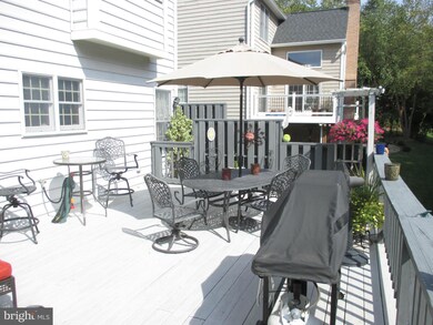 11619 Hunters Run Dr, Cockeysville, MD 21030 - photo 3