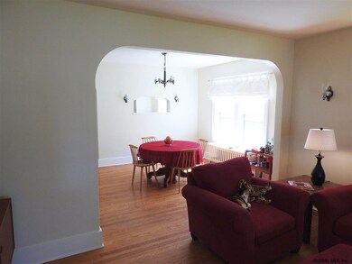 35 Holmes Ct, Albany, NY 12209 - photo 4