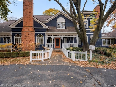 1900 Tiverton Rd, Bloomfield Hills, MI 48304 - photo 2