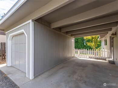 1710 7th St NE, East Wenatchee, WA 98802 - photo 5