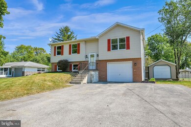 1628 Lee St, Chambersburg, PA 17201 - photo 2