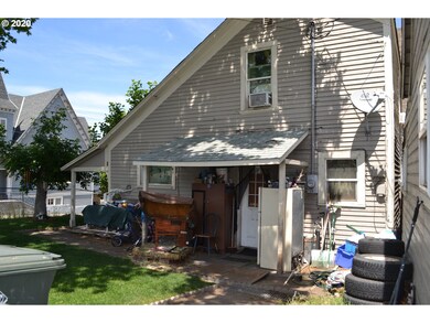 806 Union St, the Dalles, OR 97058 - photo 3