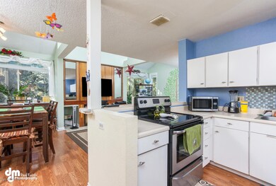 104 Sweetgale Court 104-large-008-16-Kit