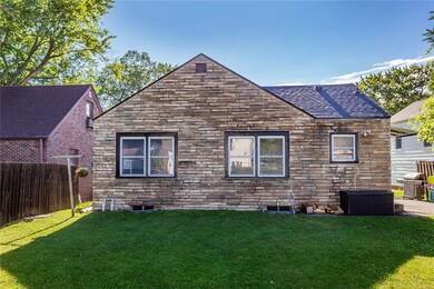 1724 47th St, Des Moines, IA 50310 - photo 5