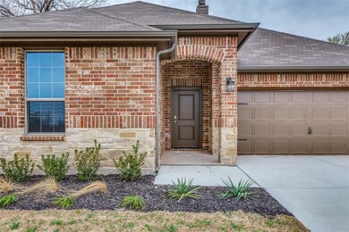 609 Vaquero St, White Settlement, TX 76108 - photo 4