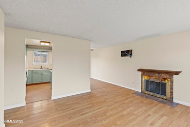 10070 Obsidian Dr, Reno, NV 89506 - photo 3