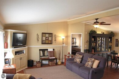 204 E 2nd St, Elk Rapids, MI 49629 - photo 3