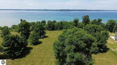 000 Bayridge Dr unit 11, Williamsburg, MI 49690 - photo 3