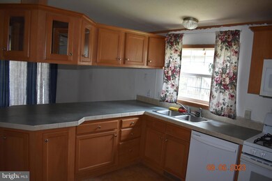 5277 Winterberry Dr, Doylestown, PA 18902 - photo 7