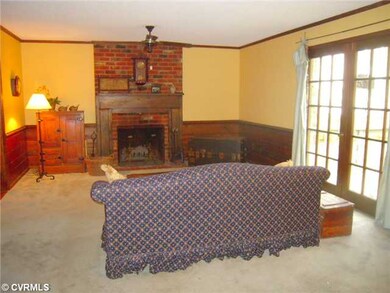 Den/Family/Great Room - Family room with fireplace