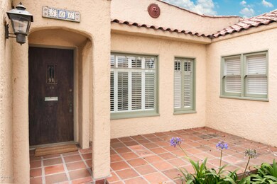 506 San Clemente St-002-23-Front Porch-M