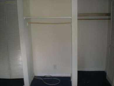 424 Blackhawk Ave, Carpentersville, IL 60110 - photo 5