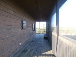 Screened deck all around