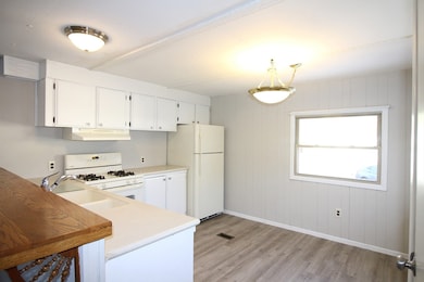 32 Mockingbird Dr, Chicopee, MA 01020 - photo 4