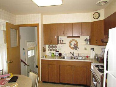 1920 Bristol Ave, Westchester, IL 60154 - photo 4