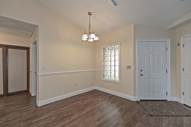004_Dining Area
